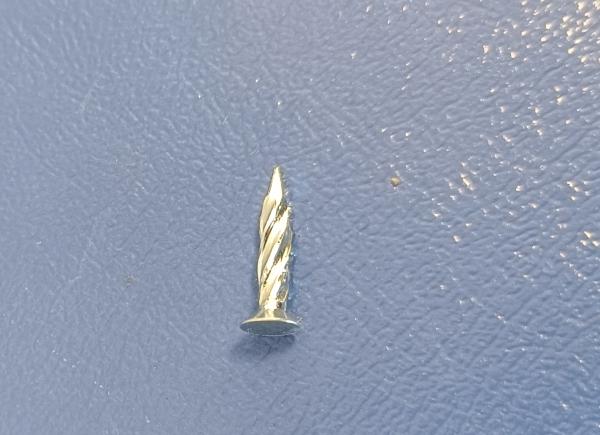 Schraubnagel Chassisdichtung und Teppichbefestigung