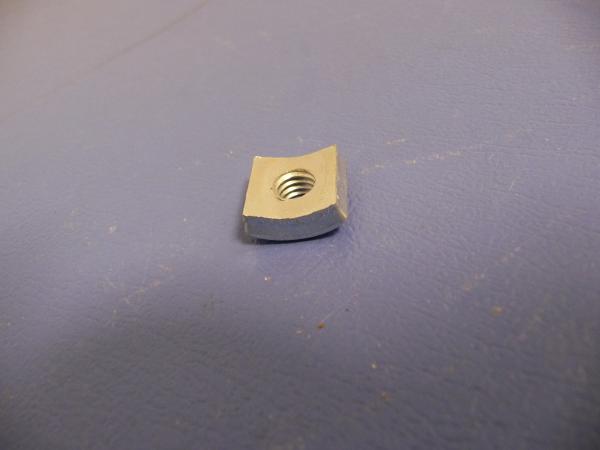 Mutter Handbremsseil T2 8/71-7/79