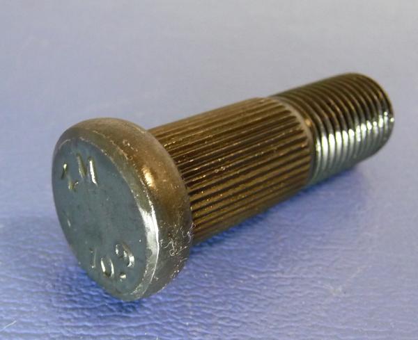Radbolzen vorn T2 8/70-7/79