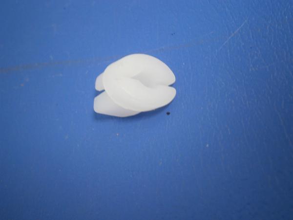 Plastikmutter Armlehnenbefestigung in der Tür Käfer ab 8/72