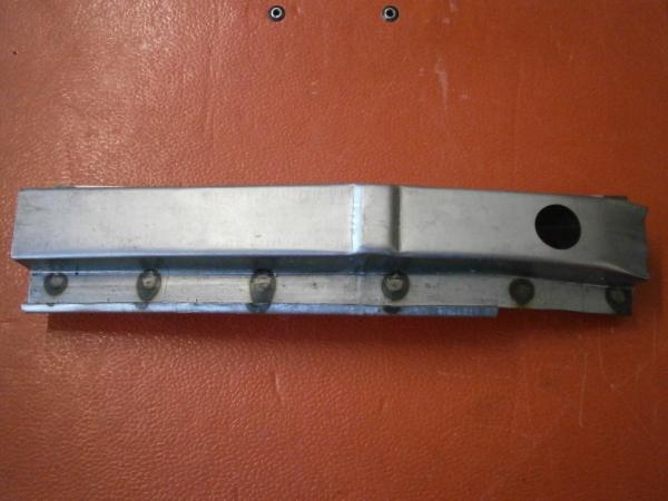 D-Säule unten rechts zur Motorklappe T1 8/63-7/67