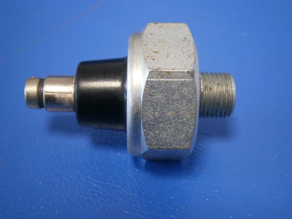 Öldruckschalter bis 7/60 mit Schraubanschluss NOS