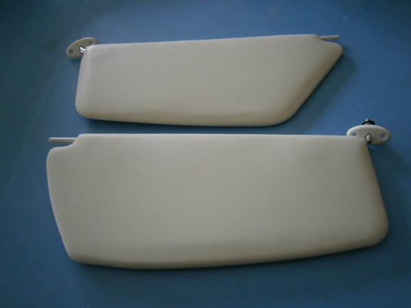 Paar Sonnenblenden 8/64-7/67