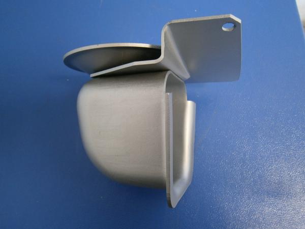 Hinterachsanschlag am Hauptrahmen hinten rechts T1