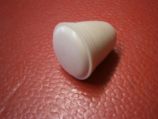 Schalterknopf bis 7/66 elfenbein M5