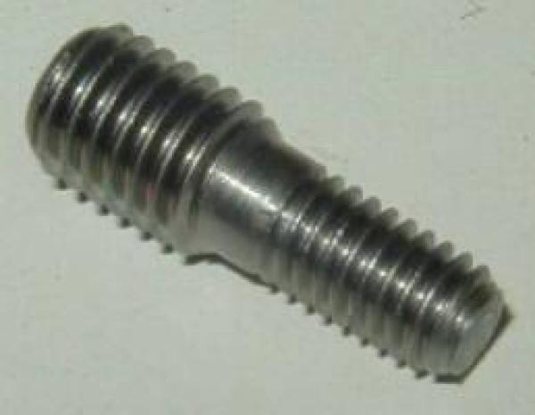 Stehbolzen mit Übermaß für Ölablassdeckel